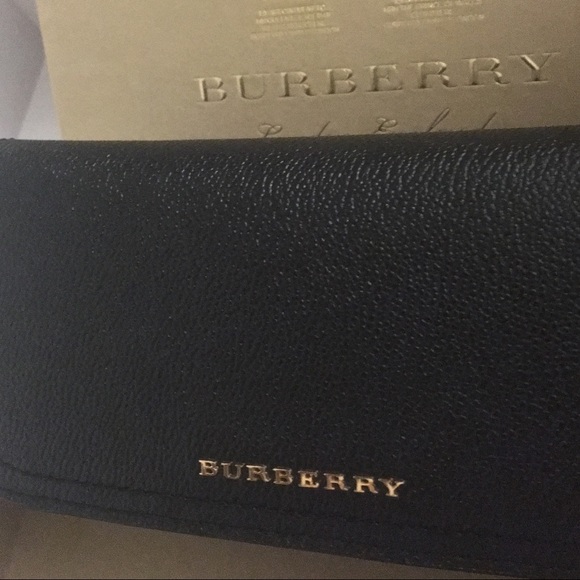 Burberry Wallet w/ Cardholder - Picture 4 of 8
